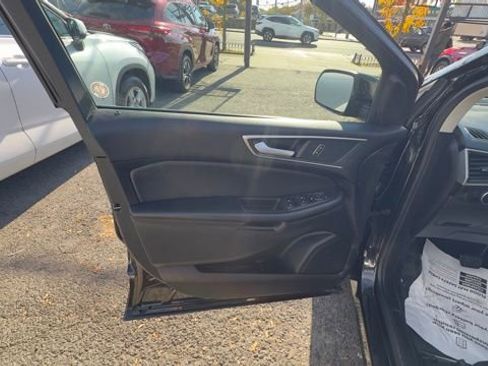 Certified 2024 Ford Edge SEL image 9