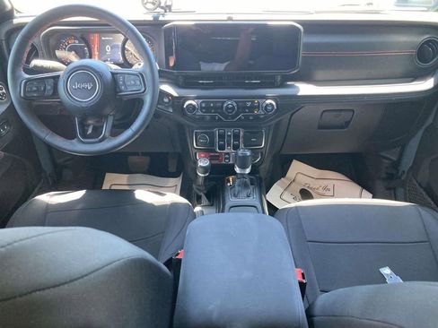 Used 2024 Jeep Wrangler Unlimited Rubicon AWD/4WD image 10
