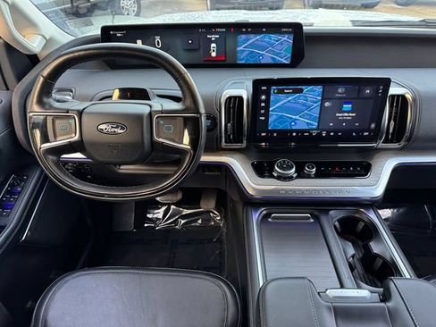 Used 2025 Ford Expedition Platinum AWD/4WD image 12