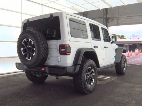 Used 2025 Jeep Wrangler Unlimited Rubicon 4xe w/ Convenience Group image 8