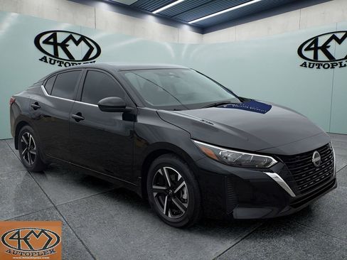 Used 2025 Nissan Sentra SV FWD image 1