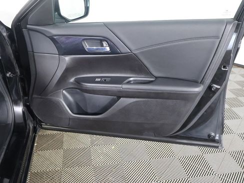 Used 2015 Honda Accord Sport image 19