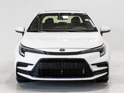 Used 2024 Toyota Corolla SE w/ SE Package AWD/4WD image 5