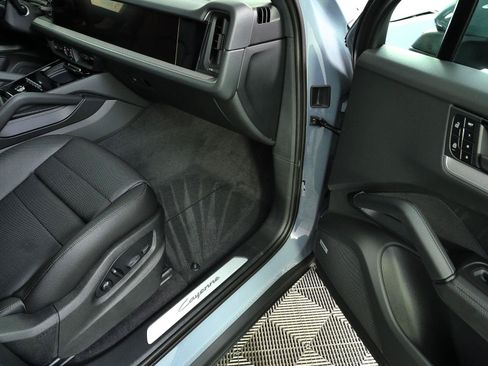 New 2026 Porsche Cayenne AWD/4WD image 25