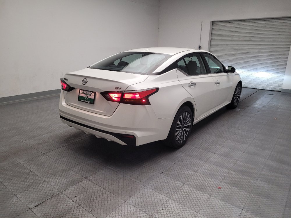 Used 2024 Nissan Altima 2.5 SV FWD image 9