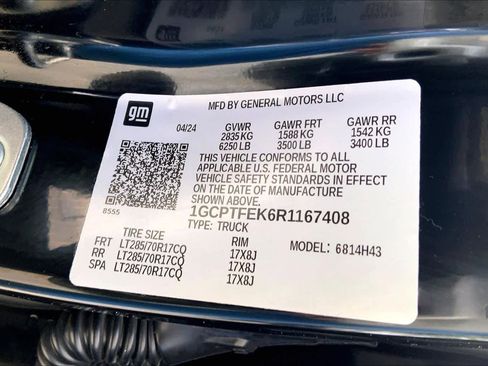 Used 2024 Chevrolet Colorado ZR2 w/ Safety Package AWD/4WD image 33