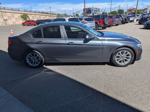 Used 2017 BMW 320i Sedan RWD image 6
