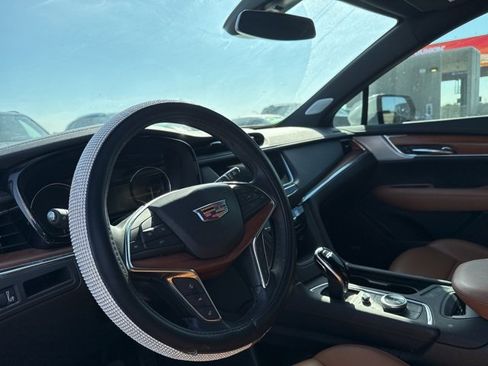 Used 2021 Cadillac XT5 Premium Luxury image 13