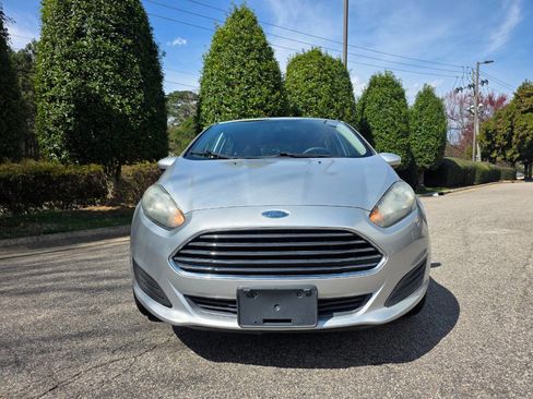 Used 2017 Ford Fiesta SE image 8