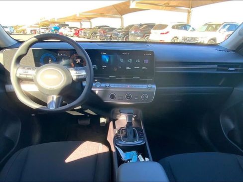New 2026 Hyundai Kona SE image 5
