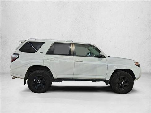 Used 2018 Toyota 4Runner SR5 w/ Preferred Accessory Package AWD/4WD image 4