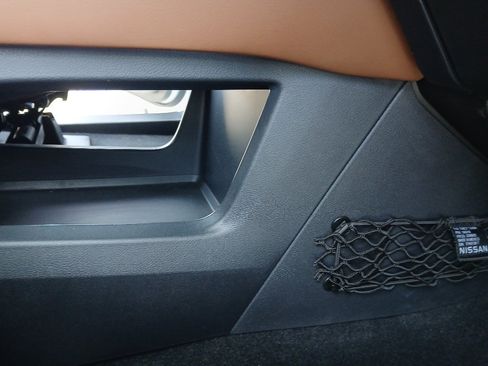 Used 2025 Nissan Pathfinder Platinum FWD image 29