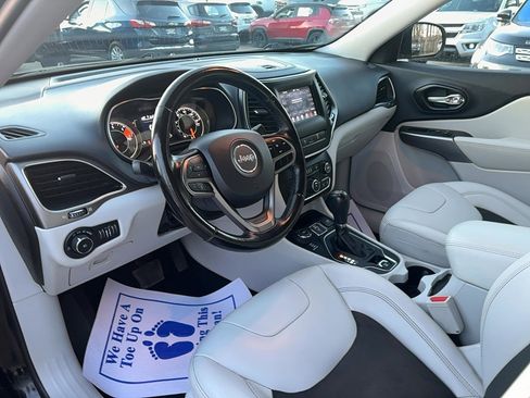 Used 2021 Jeep Cherokee Latitude Plus w/ Security Package image 21