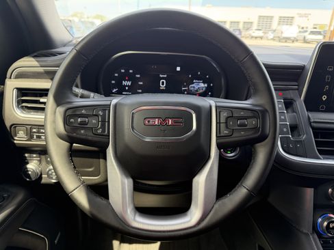 Used 2023 GMC Yukon XL SLT w/ SLT Premium Package AWD/4WD image 16