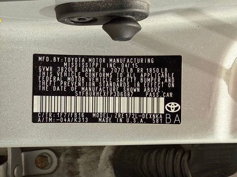 Used 2015 Toyota Corolla LE FWD image 27