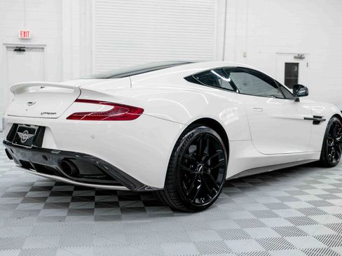Used 2016 Aston Martin Vanquish Coupe image 8