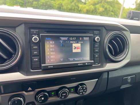 Used 2019 Toyota Tacoma SR5 AWD/4WD image 21