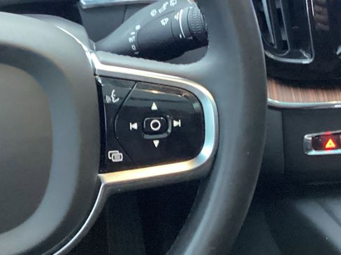 Certified 2023 Volvo XC60 B5 Plus w/ Protection Package Premier image 20