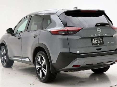 Used 2023 Nissan Rogue SL w/ SL Premium Package image 6