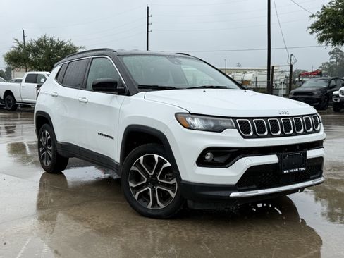 Used 2023 Jeep Compass Limited AWD/4WD image 2