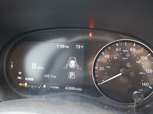 Used 2022 Nissan Kicks SV FWD image 9