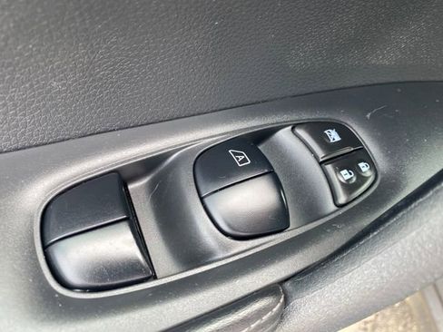 Used 2020 Nissan Rogue S AWD/4WD image 15