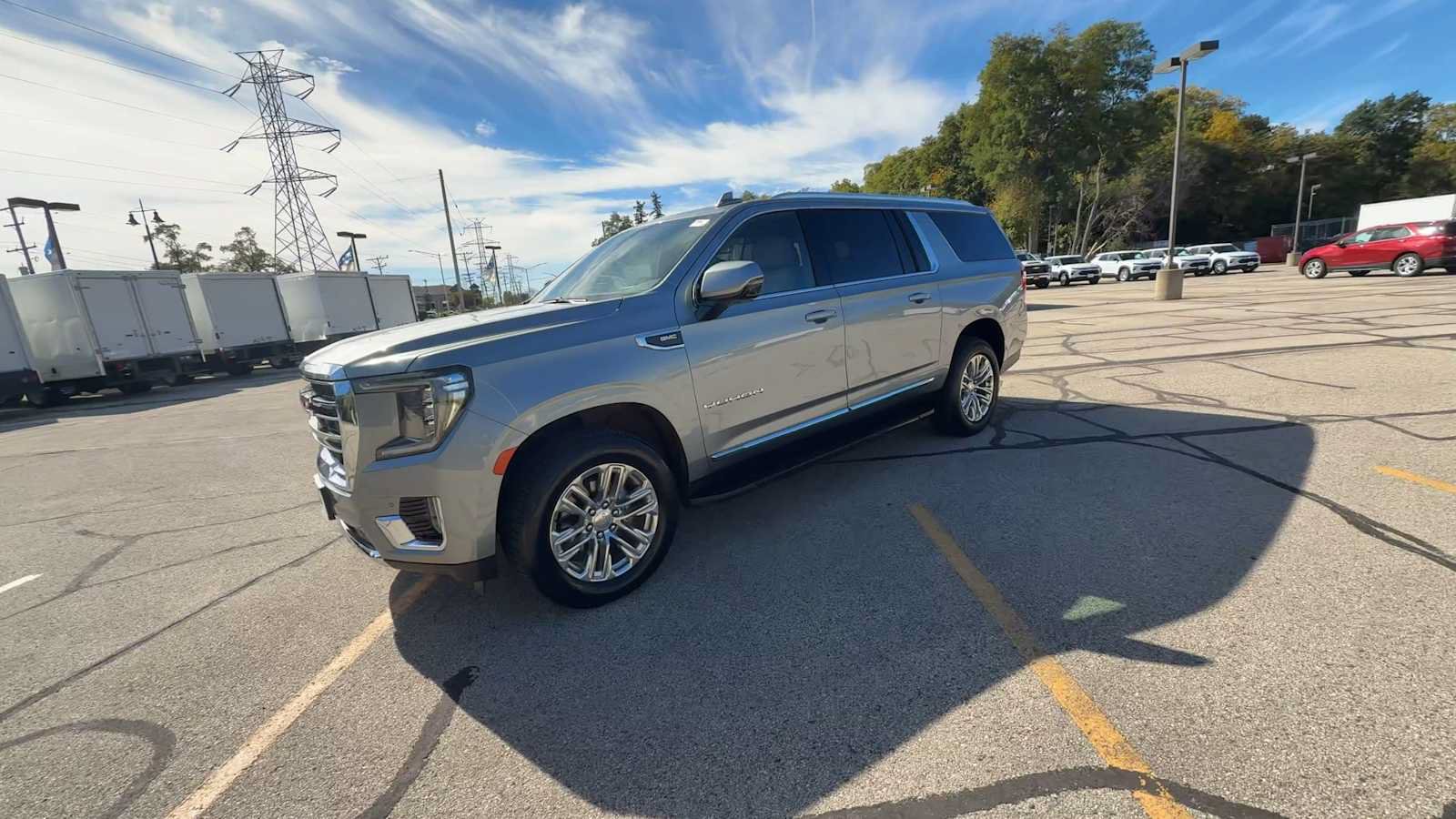 Certified 2024 GMC Yukon XL SLT w/ SLT Luxury Package AWD/4WD image 6