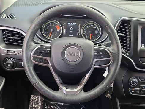 Used 2019 Jeep Cherokee Latitude w/ Popular Appearance Group AWD/4WD image 13