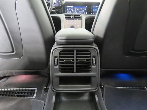 Used 2026 Porsche Taycan AWD/4WD image 33