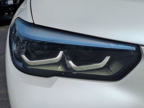 Used 2019 BMW X5 xDrive40i w/ Convenience Package AWD/4WD image 11
