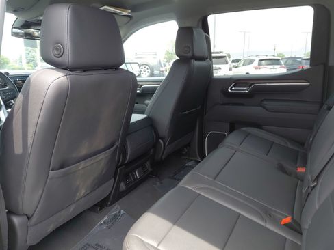 Used 2025 GMC Sierra 1500 SLT AWD/4WD image 27