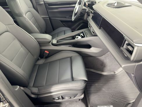 Used 2025 Porsche Macan 4S Electric image 30