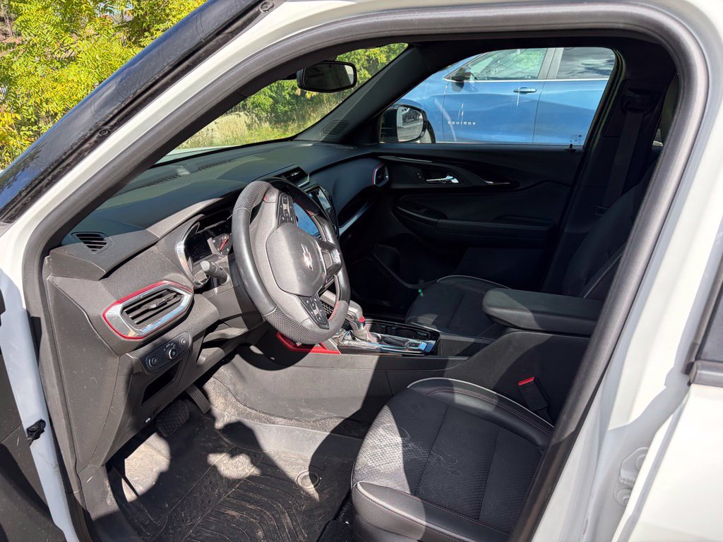 Used 2023 Chevrolet TrailBlazer RS w/ Convenience Package AWD/4WD image 11
