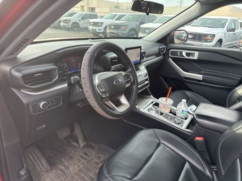 Used 2021 Ford Explorer XLT w/ Equipment Group 202A image 10
