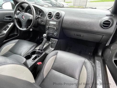 Used 2009 Pontiac G6 GT w/ Sport Package 1 FWD image 18