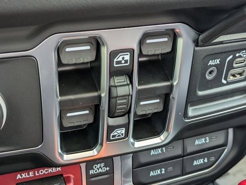 New 2025 Jeep Gladiator Mojave image 20