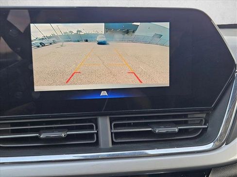 Used 2025 Chevrolet Trax LT image 14