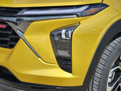 Certified 2024 Chevrolet Trax RS FWD image 5