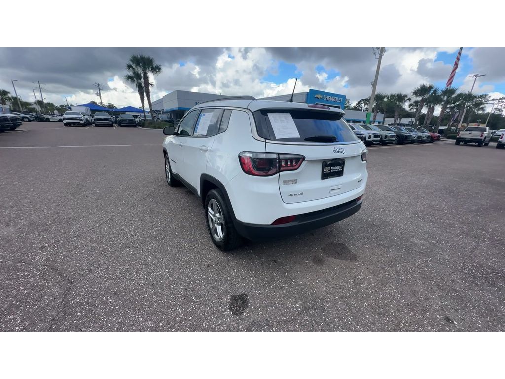 Used 2024 Jeep Compass Latitude AWD/4WD image 6
