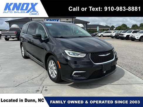 Used 2022 Chrysler Pacifica Touring-L FWD image 1