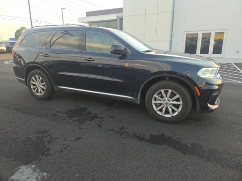 Used 2024 Dodge Durango SXT w/ 3rd Row Seating Group RWD image 17