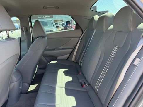 Certified 2025 Hyundai Elantra Sport FWD image 17