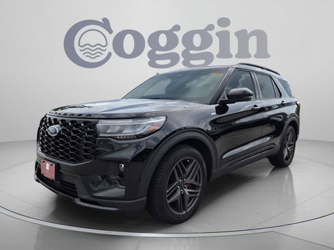 Certified 2025 Ford Explorer ST-Line w/ Premium Package RWD image 2