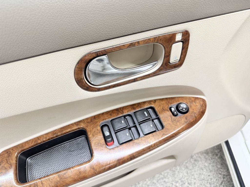 Used 2006 Buick LaCrosse CXL w/ Chrome Appearance Package FWD image 20