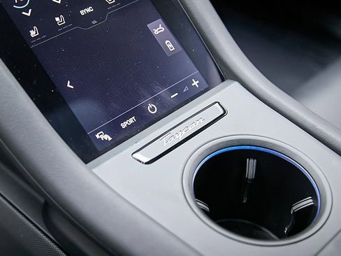 Used 2022 Porsche Taycan image 33