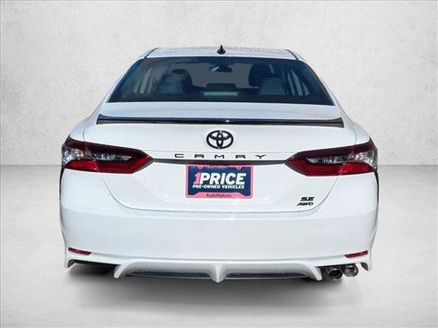 Used 2022 Toyota Camry SE w/ Carpet Mat Package (TMS) image 6