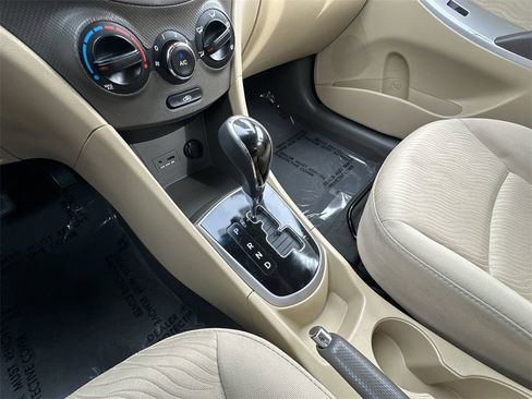Used 2012 Hyundai Accent GLS w/ Premium Pkg 3 image 28