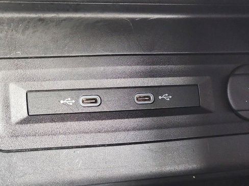 Used 2023 Volkswagen Atlas SE image 25