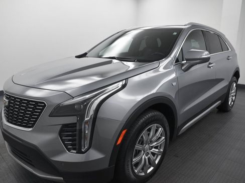 Used 2023 Cadillac XT4 Premium Luxury image 3