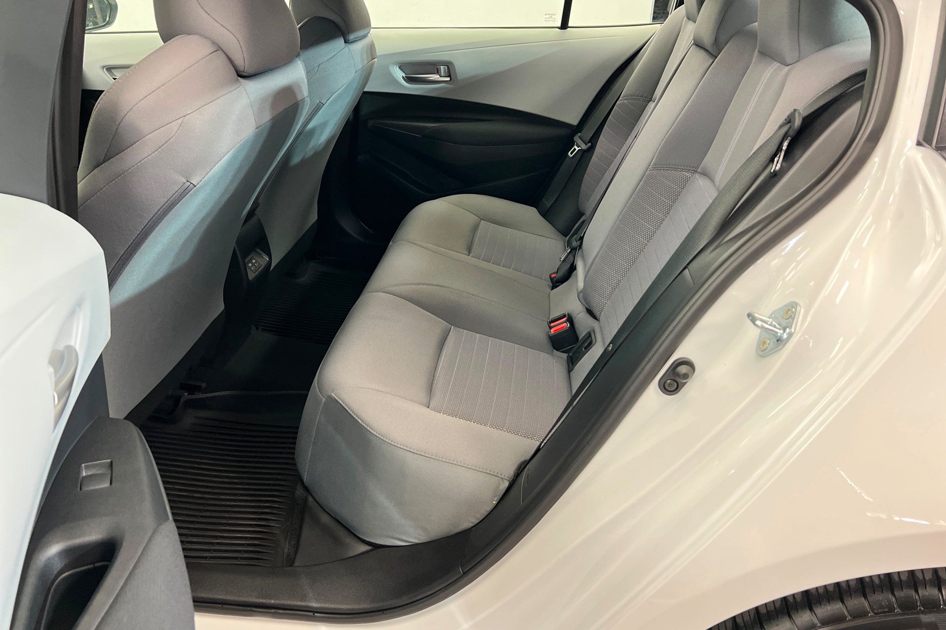 Certified 2026 Toyota Corolla SE w/ SE Package FWD image 22